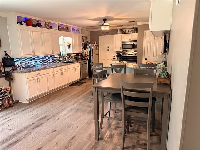 811 N Adams Ave, Beeville, TX 78102