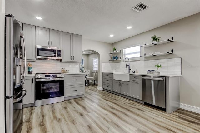 3720 36TH AVENUE N, St Petersburg, FL 33713