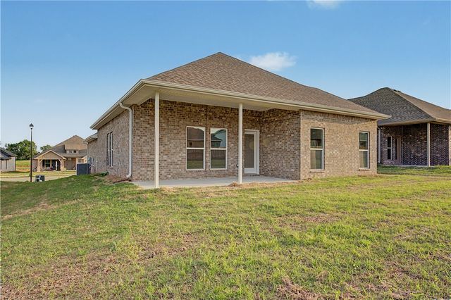1100 Garrett Lane, Centerton, AR 72719