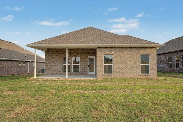 1100 Garrett Lane, Centerton, AR 72719