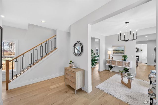 416 S Ballas Road, Kirkwood, MO 63122