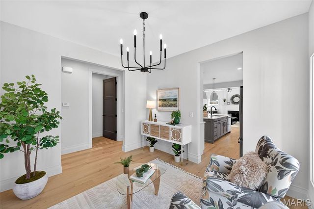 416 S Ballas Road, Kirkwood, MO 63122