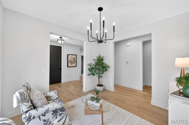 416 S Ballas Road, Kirkwood, MO 63122