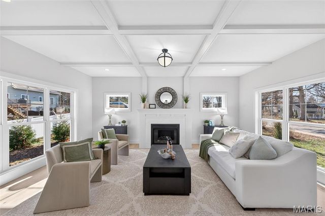 416 S Ballas Road, Kirkwood, MO 63122