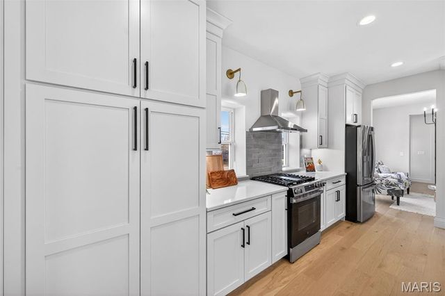 416 S Ballas Road, Kirkwood, MO 63122