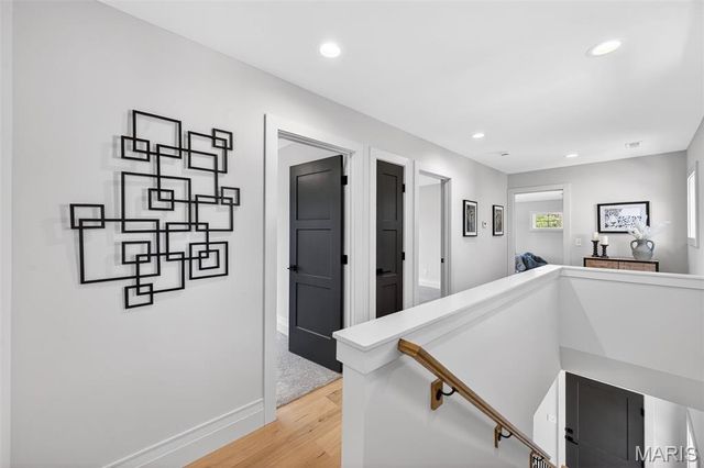 416 S Ballas Road, Kirkwood, MO 63122