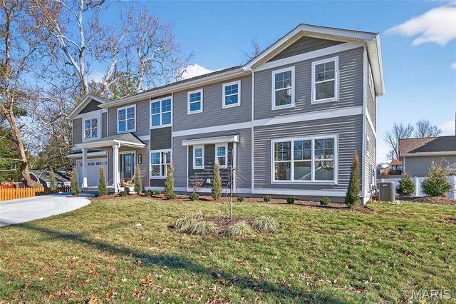 416 S Ballas Road, Kirkwood, MO 63122