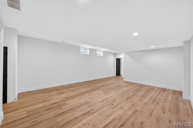 416 S Ballas Road, Kirkwood, MO 63122