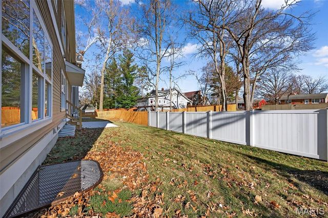 416 S Ballas Road, Kirkwood, MO 63122