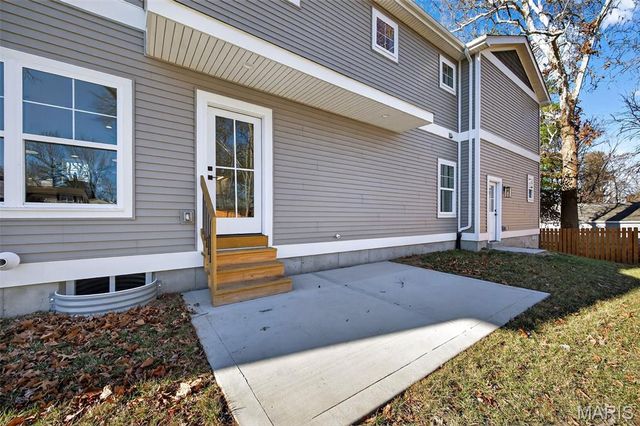 416 S Ballas Road, Kirkwood, MO 63122