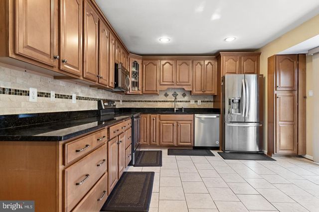 3939 TALLOW TREE PL, Fairfax, VA 22033