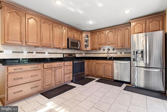 3939 TALLOW TREE PL, Fairfax, VA 22033
