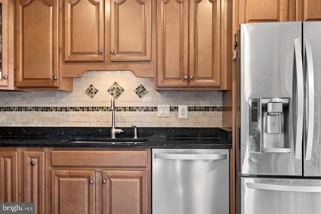 3939 TALLOW TREE PL, Fairfax, VA 22033