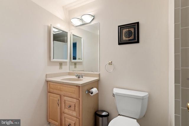 3939 TALLOW TREE PL, Fairfax, VA 22033