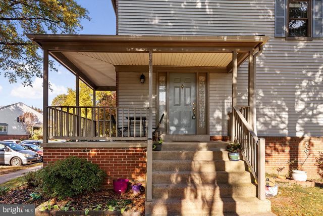 3939 TALLOW TREE PL, Fairfax, VA 22033