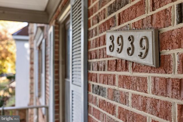 3939 TALLOW TREE PL, Fairfax, VA 22033