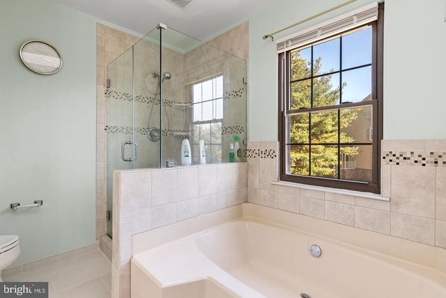 3939 TALLOW TREE PL, Fairfax, VA 22033