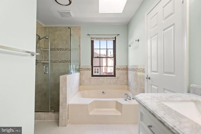 3939 TALLOW TREE PL, Fairfax, VA 22033