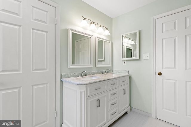 3939 TALLOW TREE PL, Fairfax, VA 22033