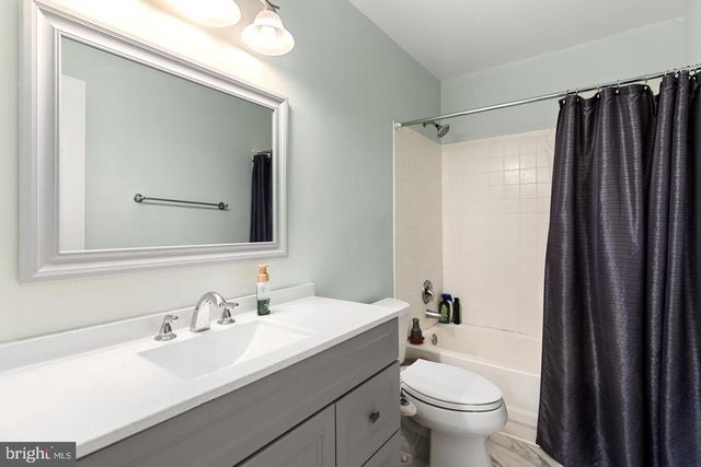 3939 TALLOW TREE PL, Fairfax, VA 22033