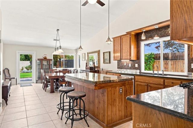 10604 Victoria Falls Avenue, Bakersfield, CA 93312
