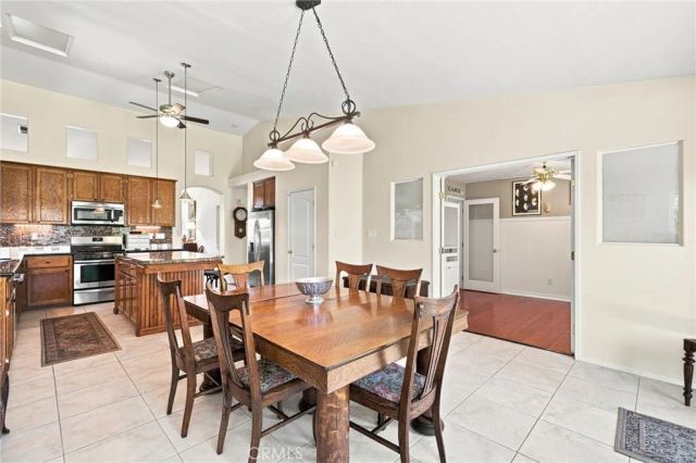 10604 Victoria Falls Avenue, Bakersfield, CA 93312