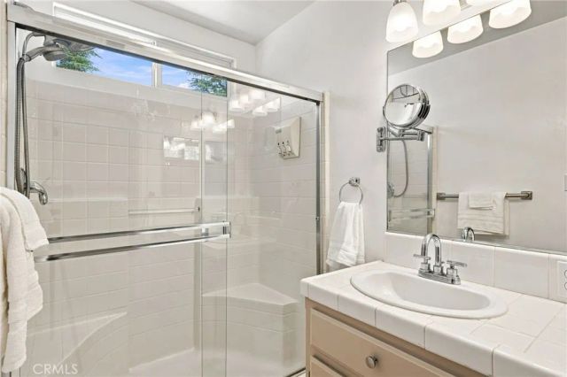 10604 Victoria Falls Avenue, Bakersfield, CA 93312