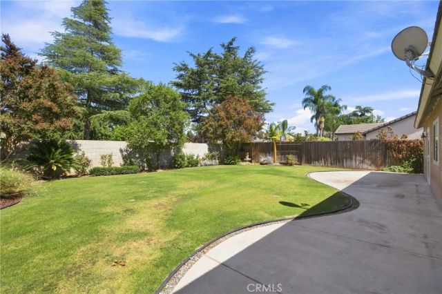 10604 Victoria Falls Avenue, Bakersfield, CA 93312