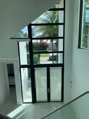 785 Harbor Drive, Key Biscayne, FL 33149