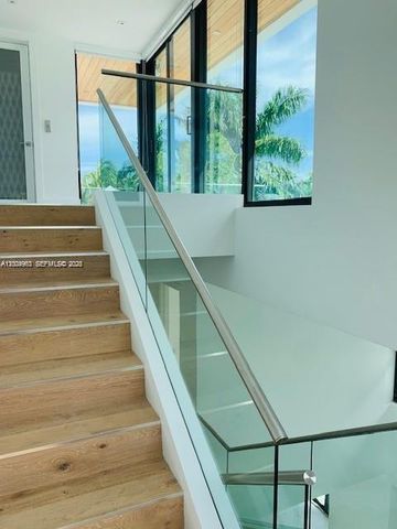785 Harbor Drive, Key Biscayne, FL 33149