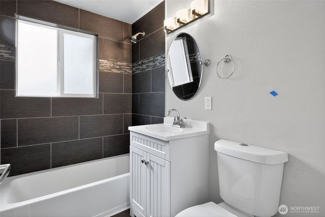 30548 5th Avenue SW, Federal Way, WA 98023