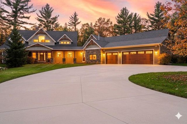 1885 Dakota Junction, Friendship, WI 53934