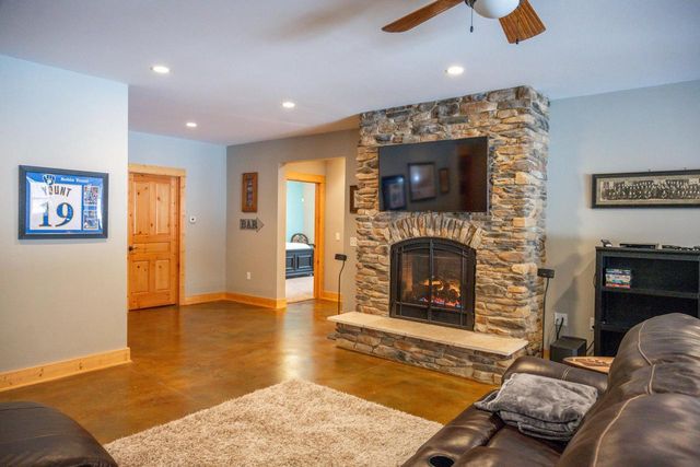 1885 Dakota Junction, Friendship, WI 53934