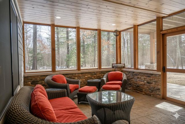 1885 Dakota Junction, Friendship, WI 53934