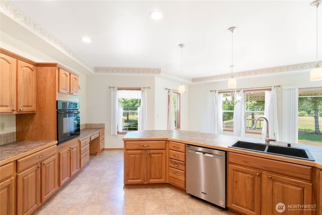 3330 E Brockdale Road, Shelton, WA 98584