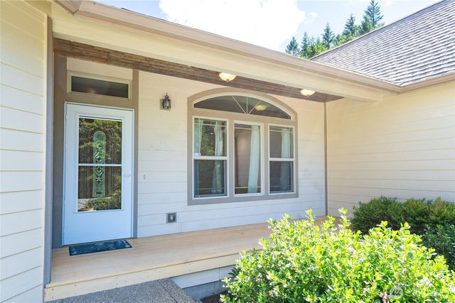 3330 E Brockdale Road, Shelton, WA 98584
