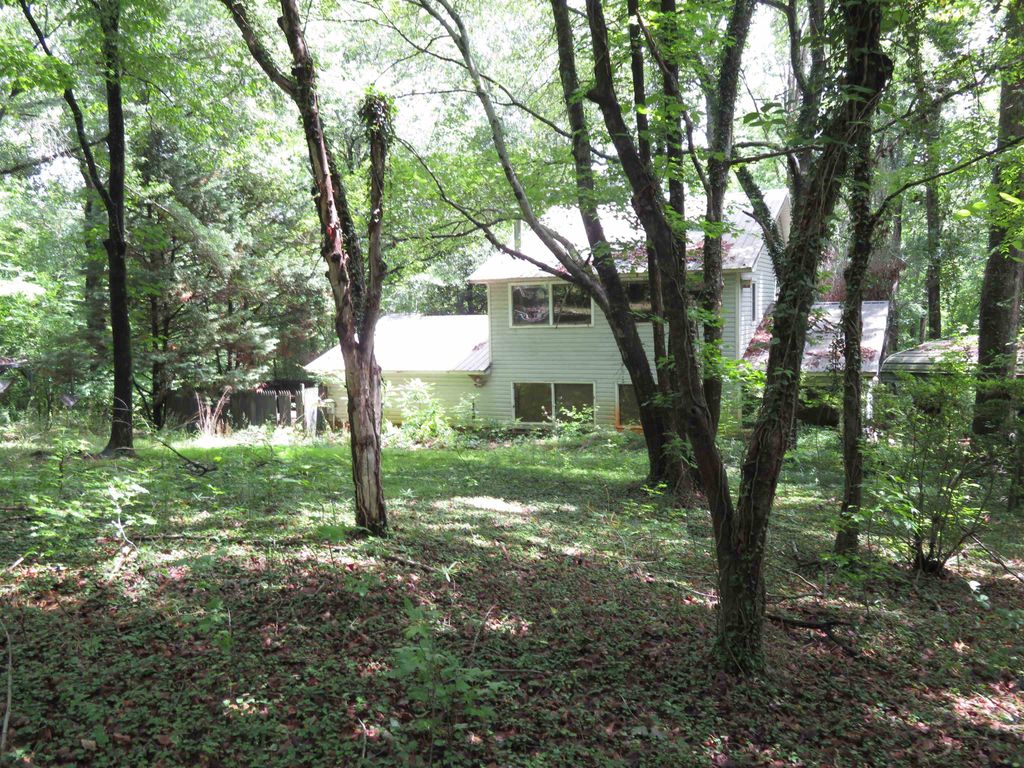 290 Triple H Farm Road, Inman, SC 29349