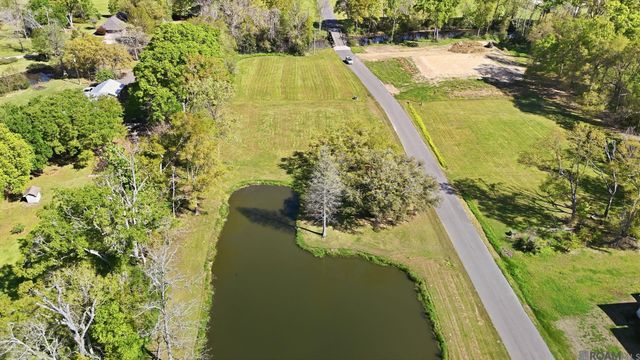 10311 Bayou Crossing, St Amant, LA 70774