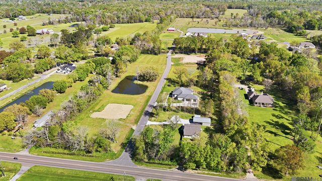 10311 Bayou Crossing, St Amant, LA 70774