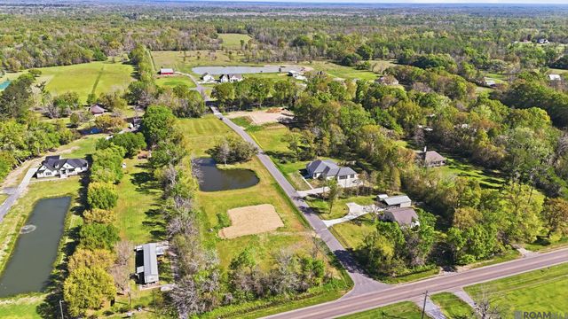 10311 Bayou Crossing, St Amant, LA 70774