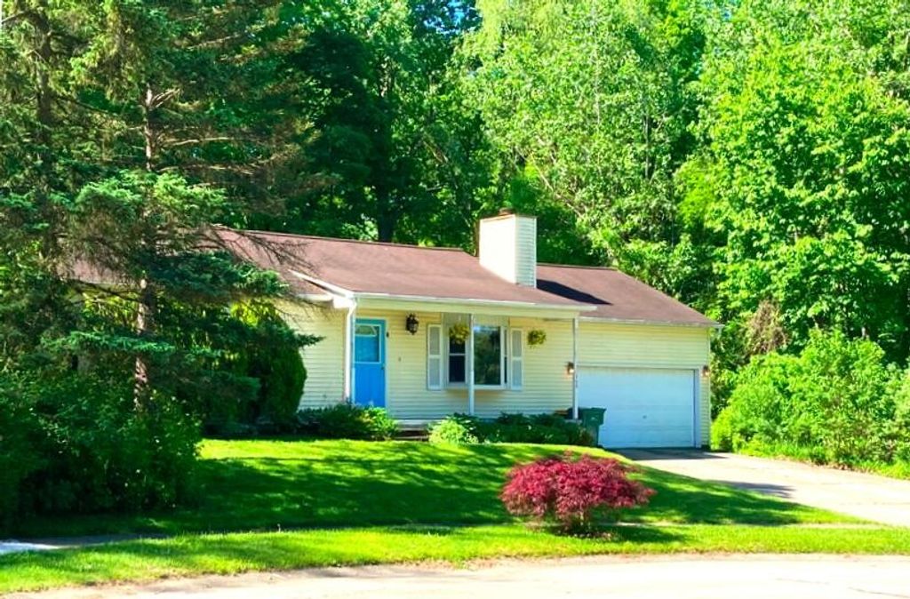 369 Tanglewood, Brighton, MI 48116