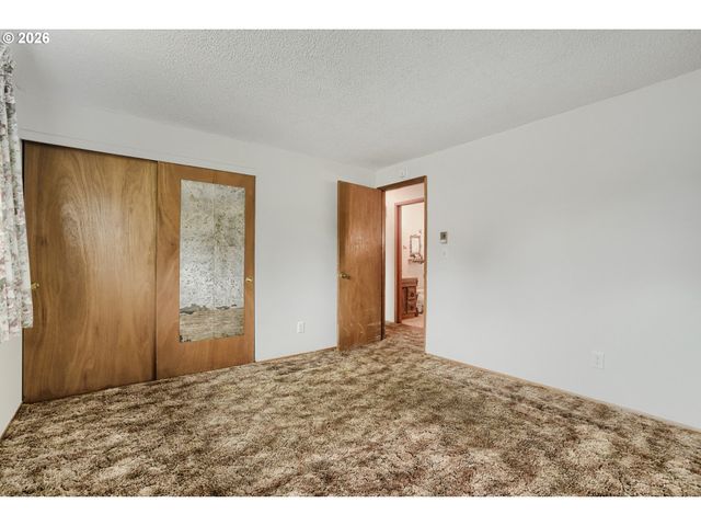 3921 E 16TH St, Vancouver, WA 98661