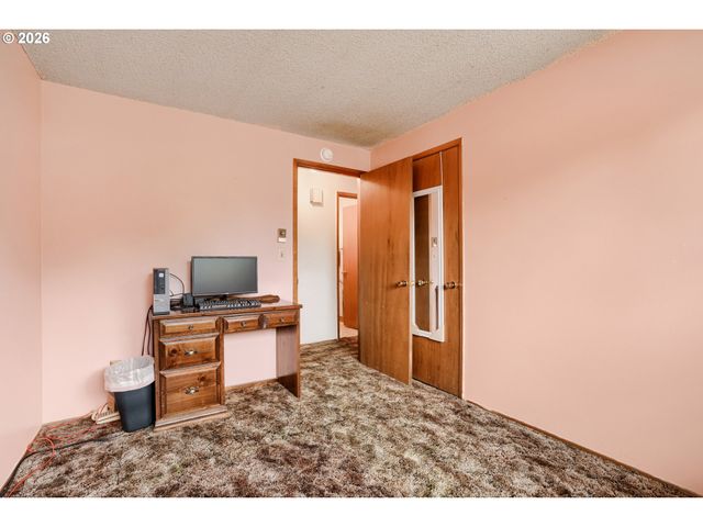 3921 E 16TH St, Vancouver, WA 98661