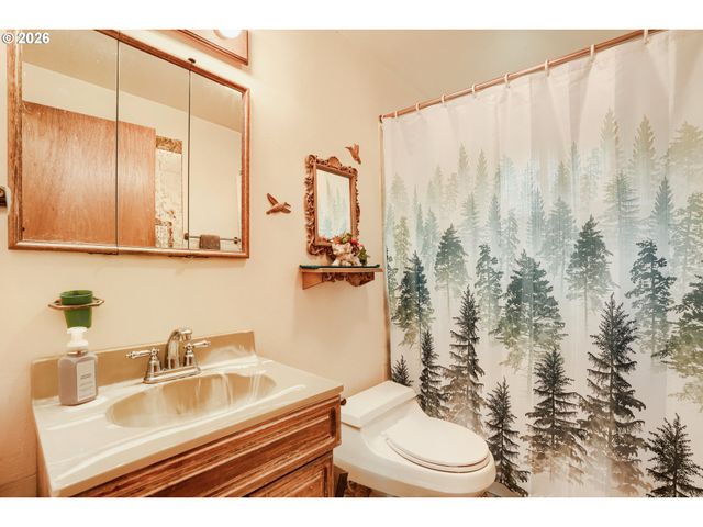 3921 E 16TH St, Vancouver, WA 98661