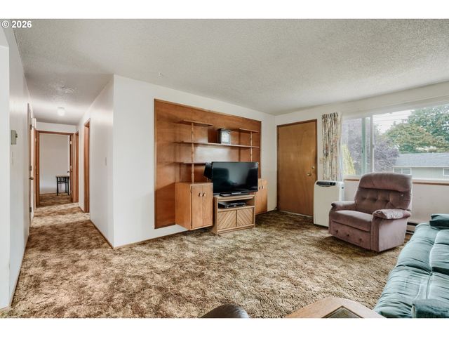3921 E 16TH St, Vancouver, WA 98661
