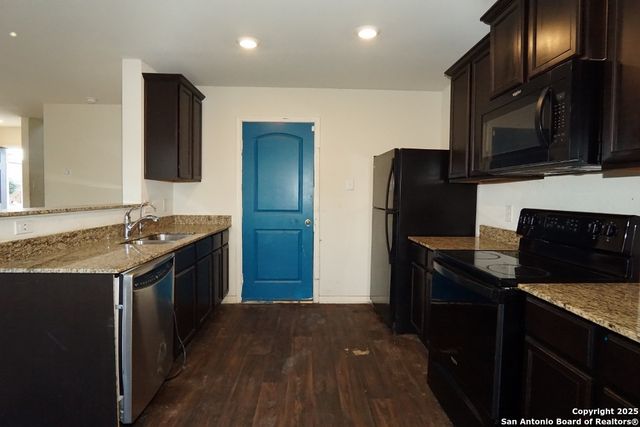 7528 Romaire Run, San Antonio, TX 78252