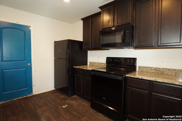 7528 Romaire Run, San Antonio, TX 78252