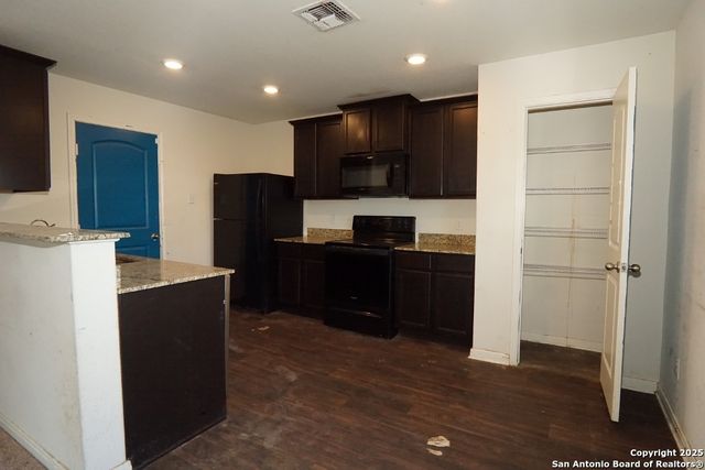 7528 Romaire Run, San Antonio, TX 78252