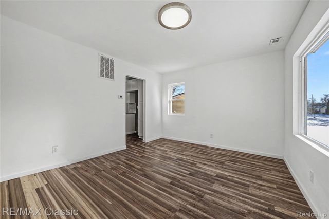 13849 Leonard Avenue, Warren, MI 48089