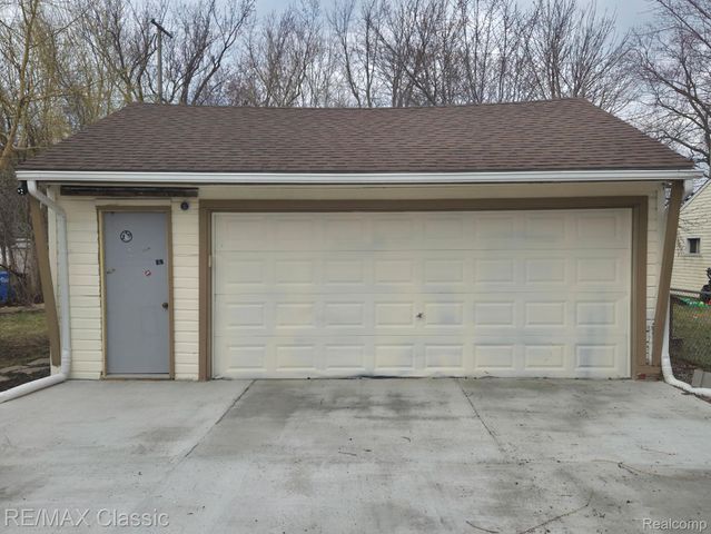 13849 Leonard Avenue, Warren, MI 48089